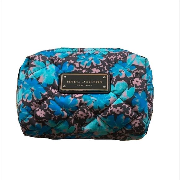 Marc Jacobs Handbags - MARC JACOBS MAKEUP COSMETIC BAG blue pink floral quilted